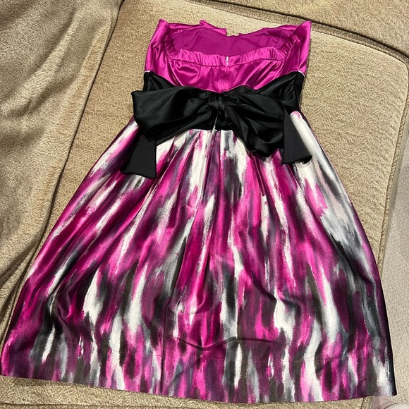 Gorgeous Magenta and Black Evening Dress - Picture 2 of 5